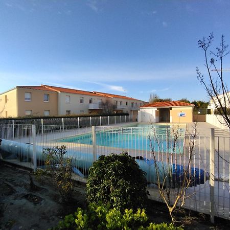 Appartement Dans Residence Au Calme Avec Piscine Les Sables-d'Olonne Exterior photo