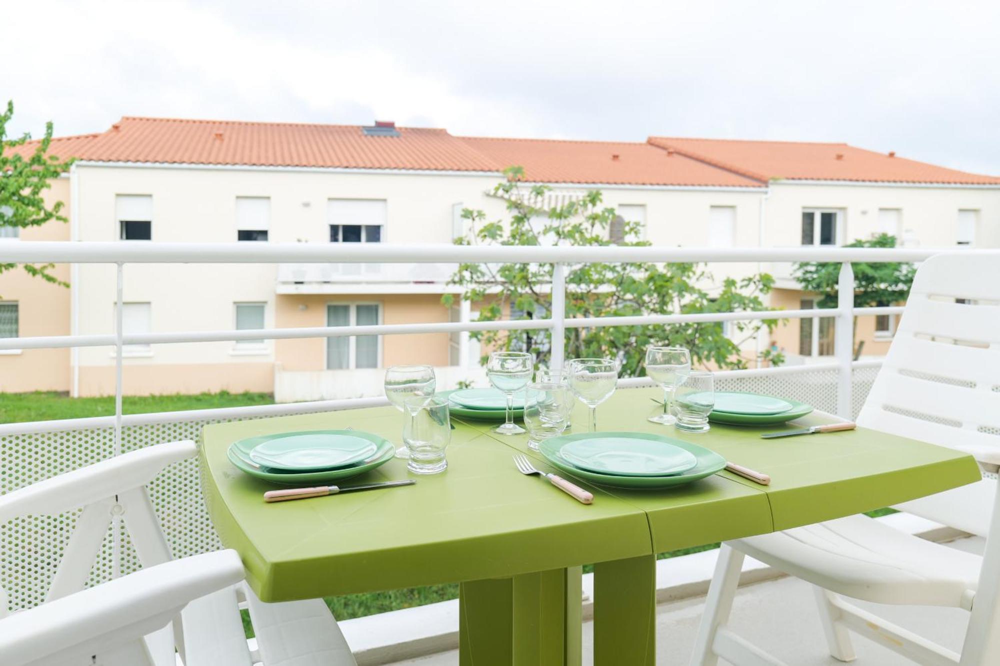 Appartement Dans Residence Au Calme Avec Piscine Les Sables-d'Olonne Exterior photo